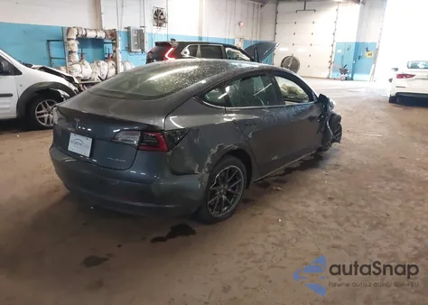 2021 Tesla Model 3 Long Range Dual Motor All-Wheel Drive z USA, uszkodzony, nr VIN 5YJ3E1EB1MF014821